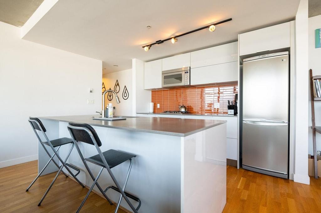 1209-108 Cordova Street W, Vancouver, BC