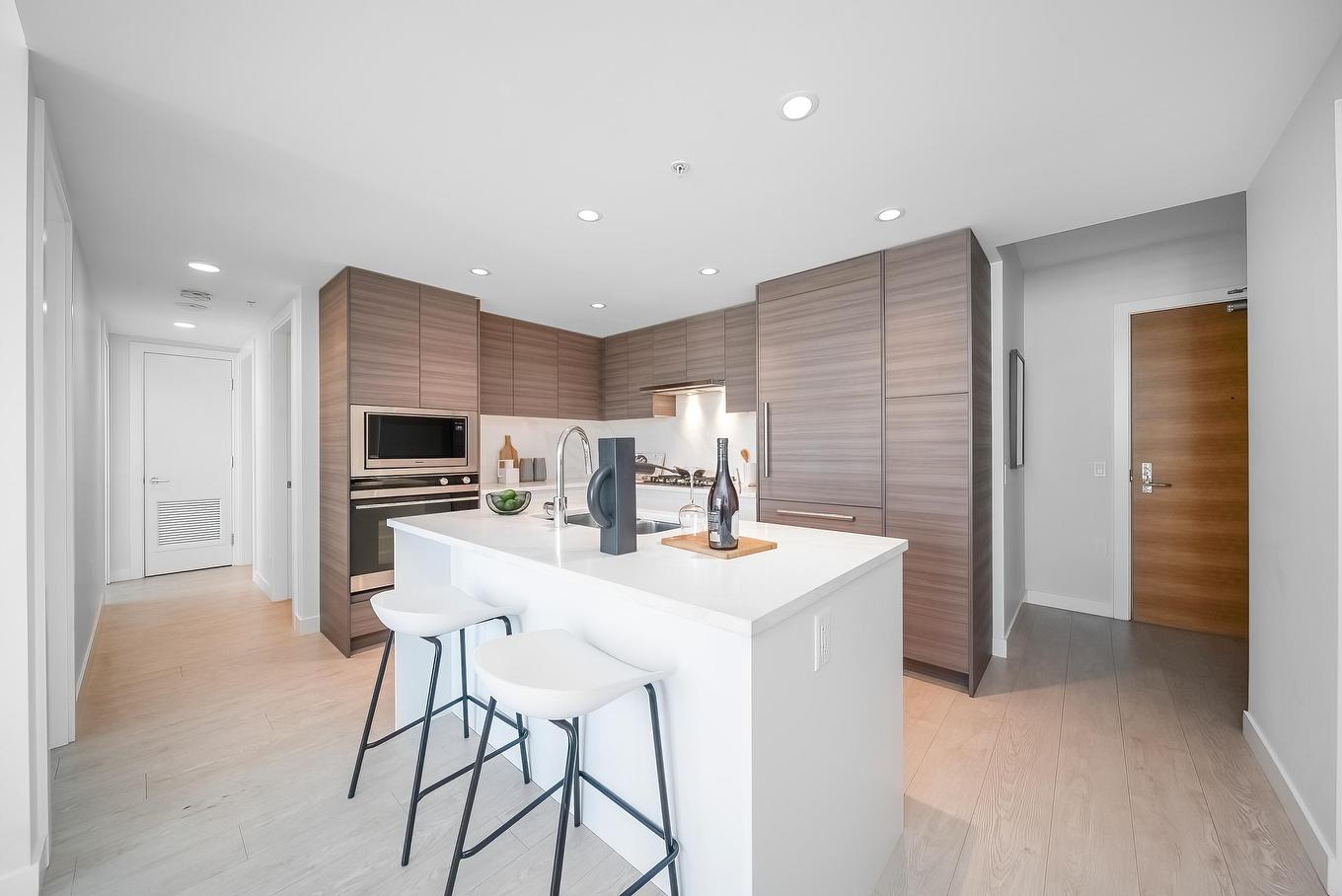 1706-6833 Buswell Street, Richmond, BC