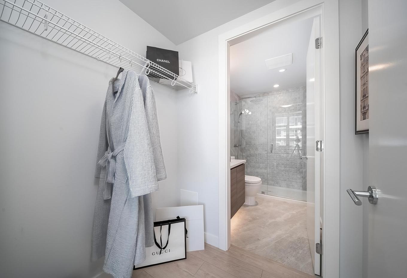 1706-6833 Buswell Street, Richmond, BC