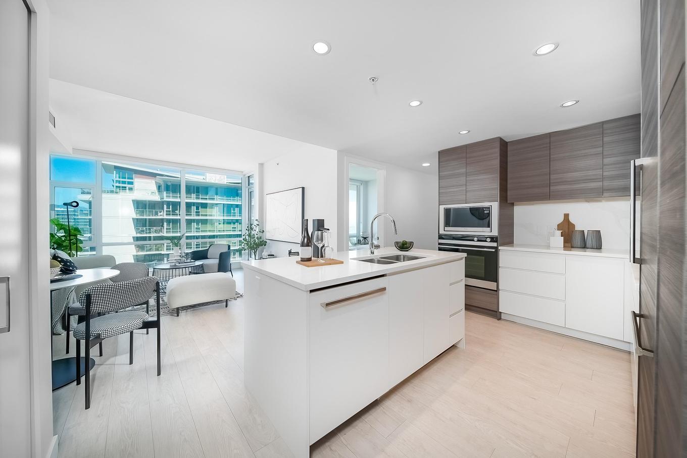 1706-6833 Buswell Street, Richmond, BC