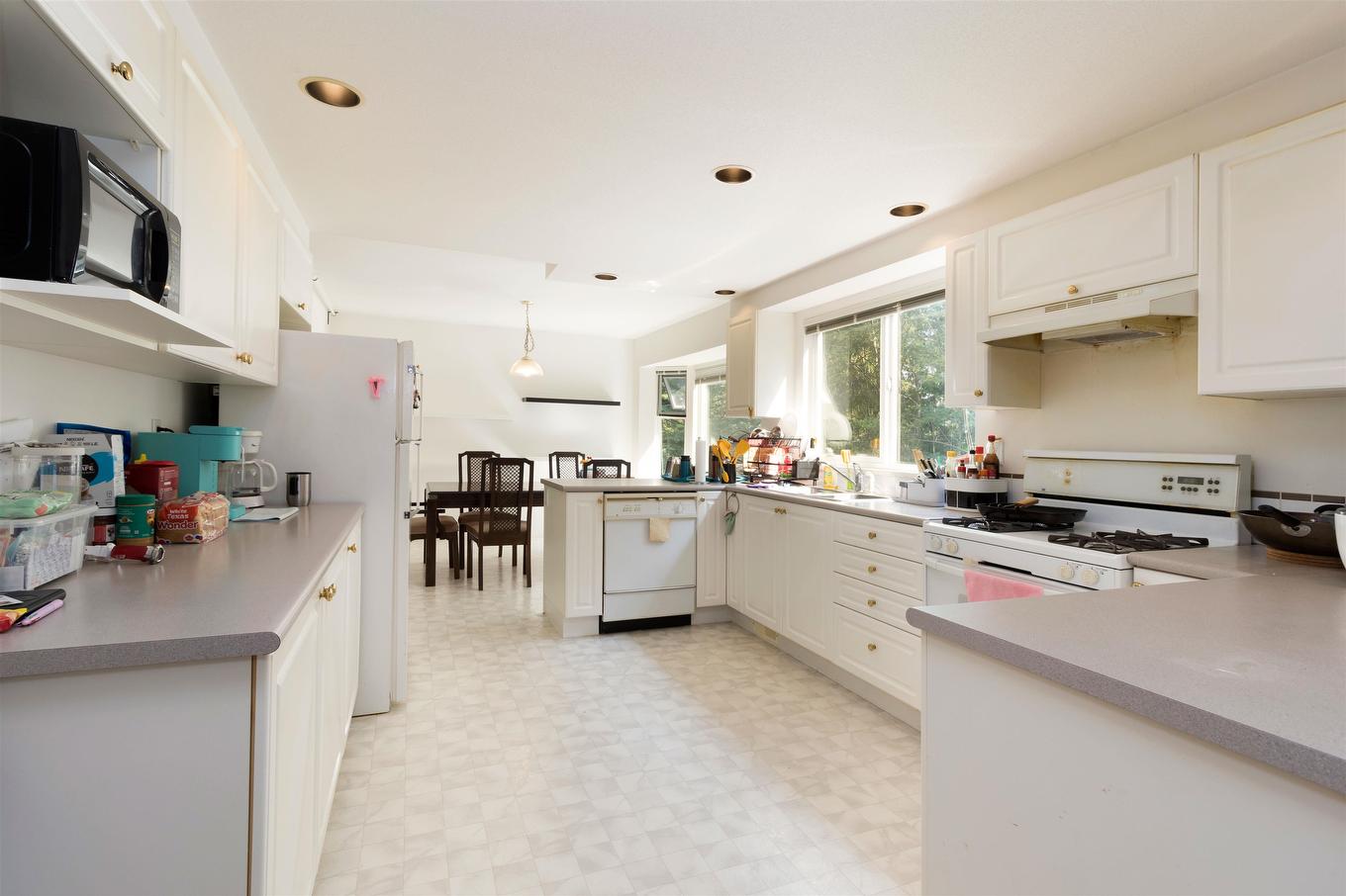 1642 Plateau Crescent, Coquitlam, BC