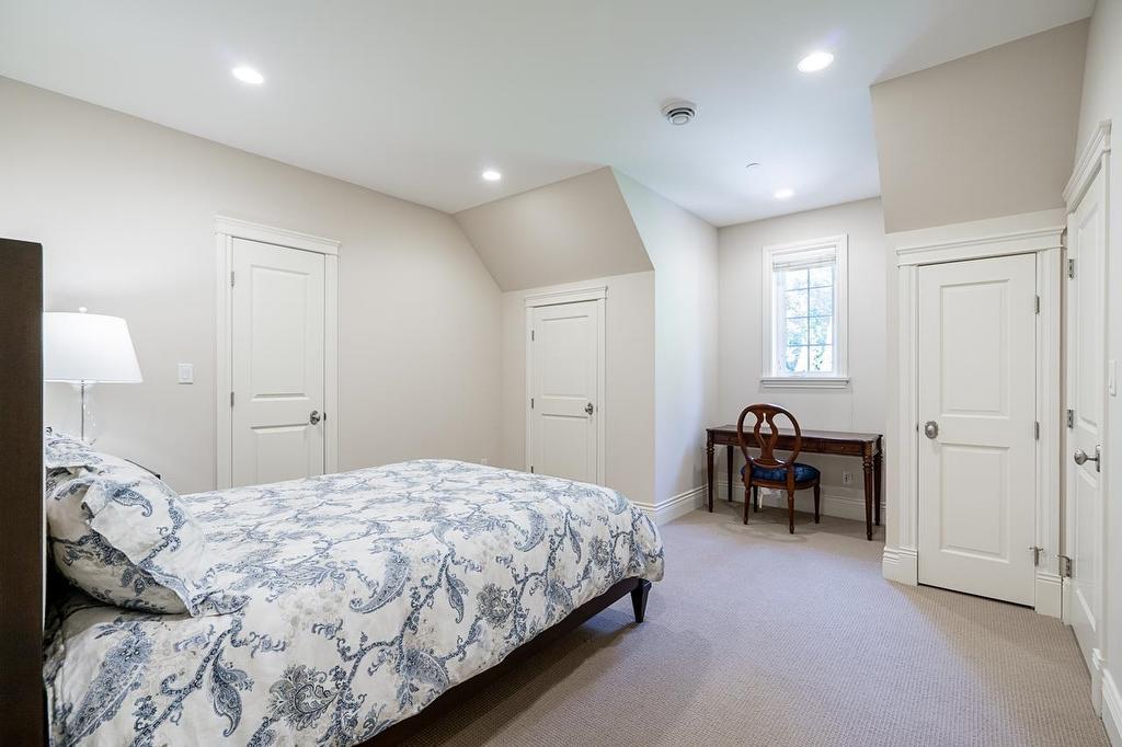 792 Southborough Drive, West Vancouver, BC