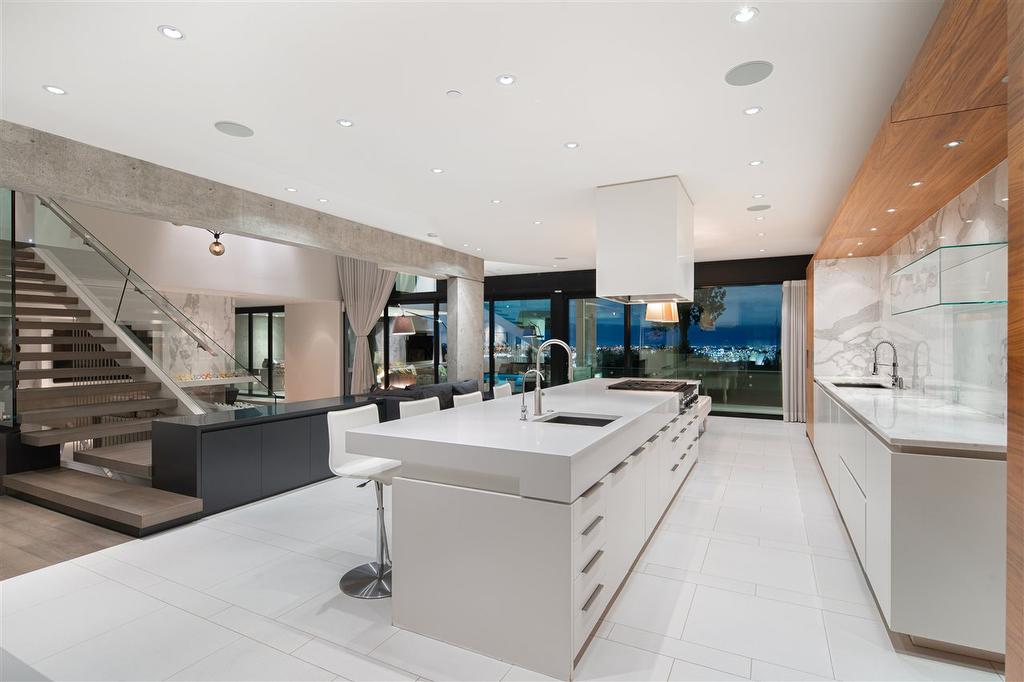 1071 Groveland Road, West Vancouver, BC