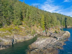 381 Waterfront Bowen Island, BC V0N 1G2