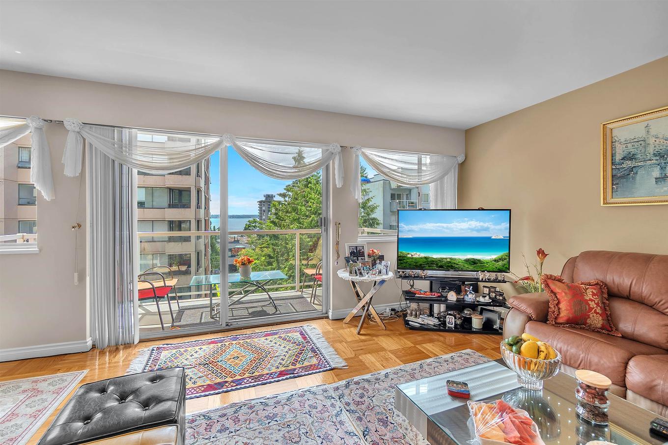 306-1750 Esquimalt Avenue, West Vancouver, BC