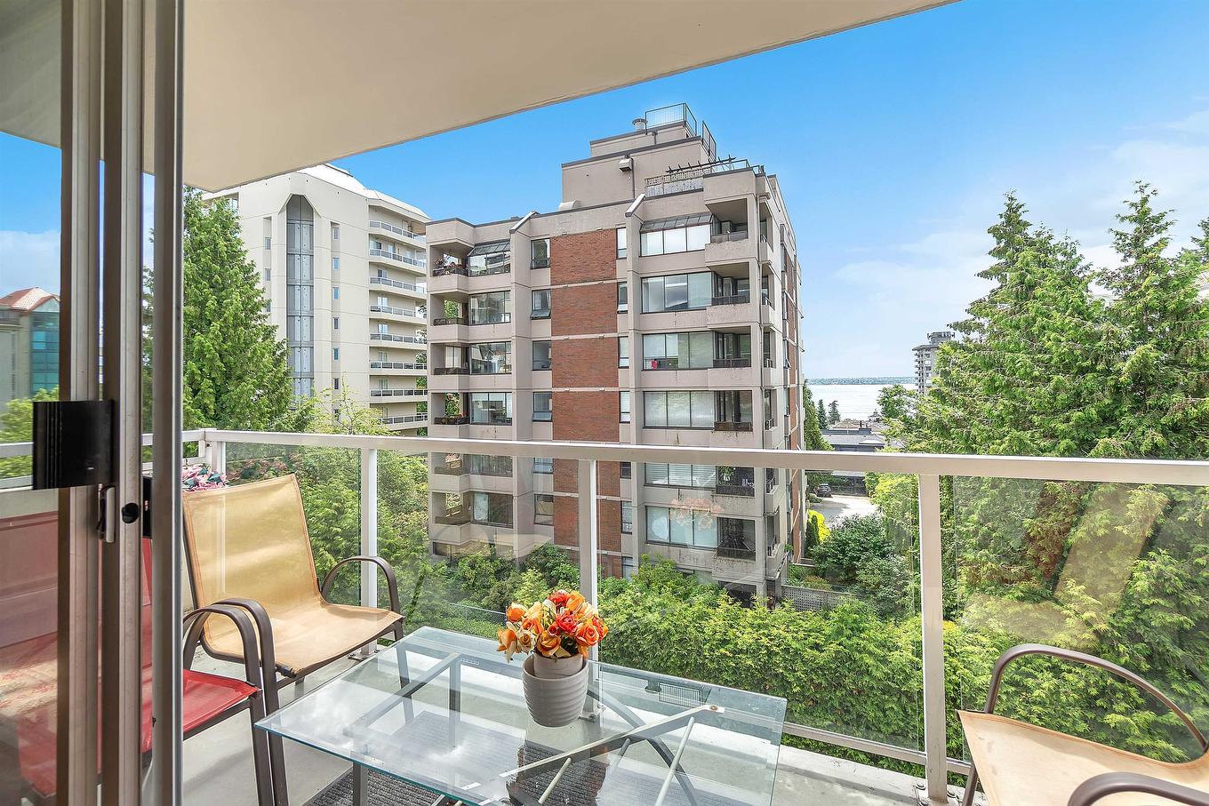 306-1750 Esquimalt Avenue, West Vancouver, BC