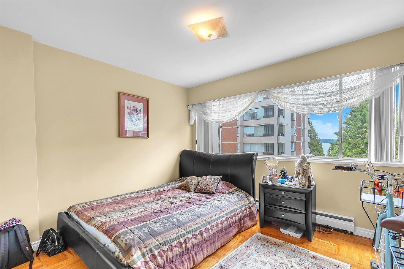 306-1750 Esquimalt Avenue, West Vancouver, BC