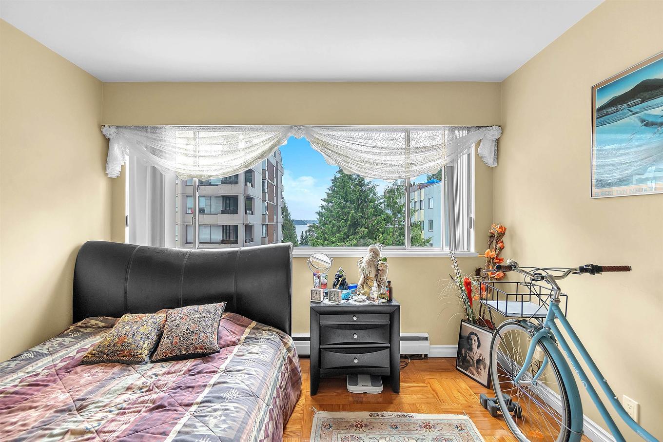 306-1750 Esquimalt Avenue, West Vancouver, BC
