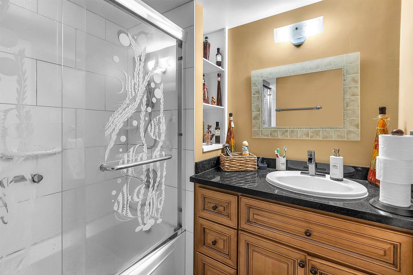 306-1750 Esquimalt Avenue, West Vancouver, BC