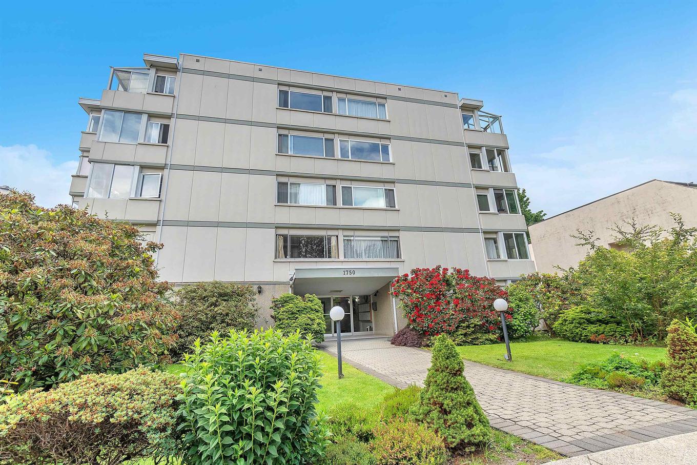 306-1750 Esquimalt Avenue, West Vancouver, BC