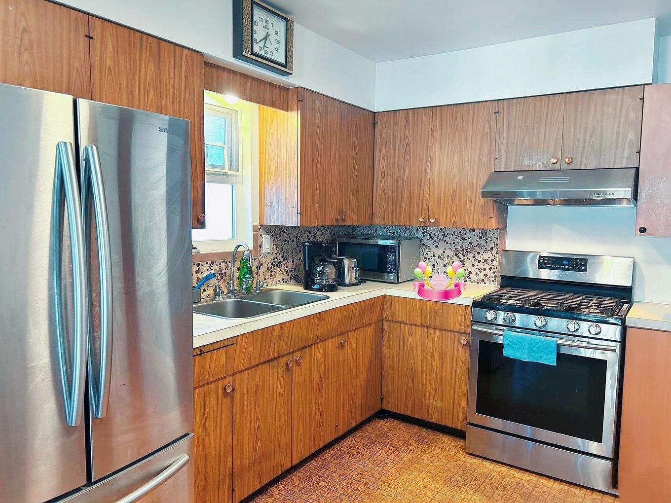 5530 College Street, Vancouver, BC