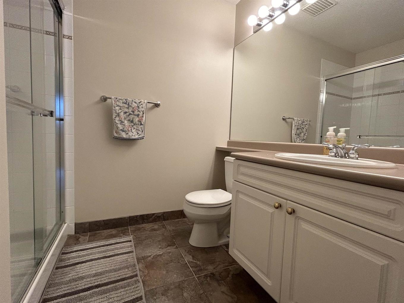 225-3098 Guildford Way, Coquitlam, BC