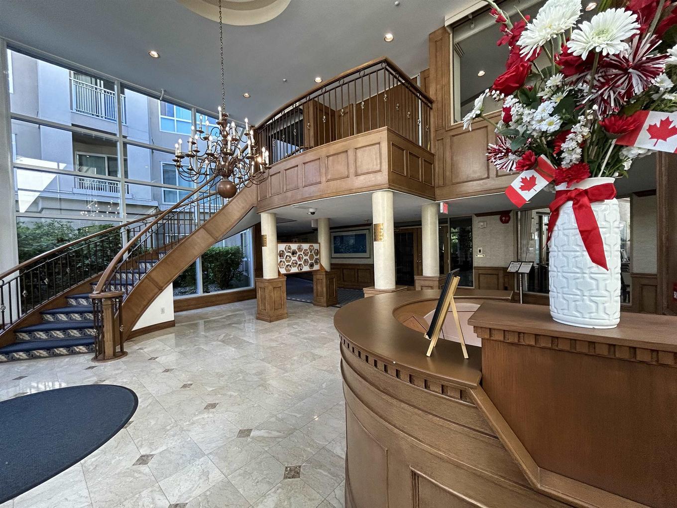 225-3098 Guildford Way, Coquitlam, BC