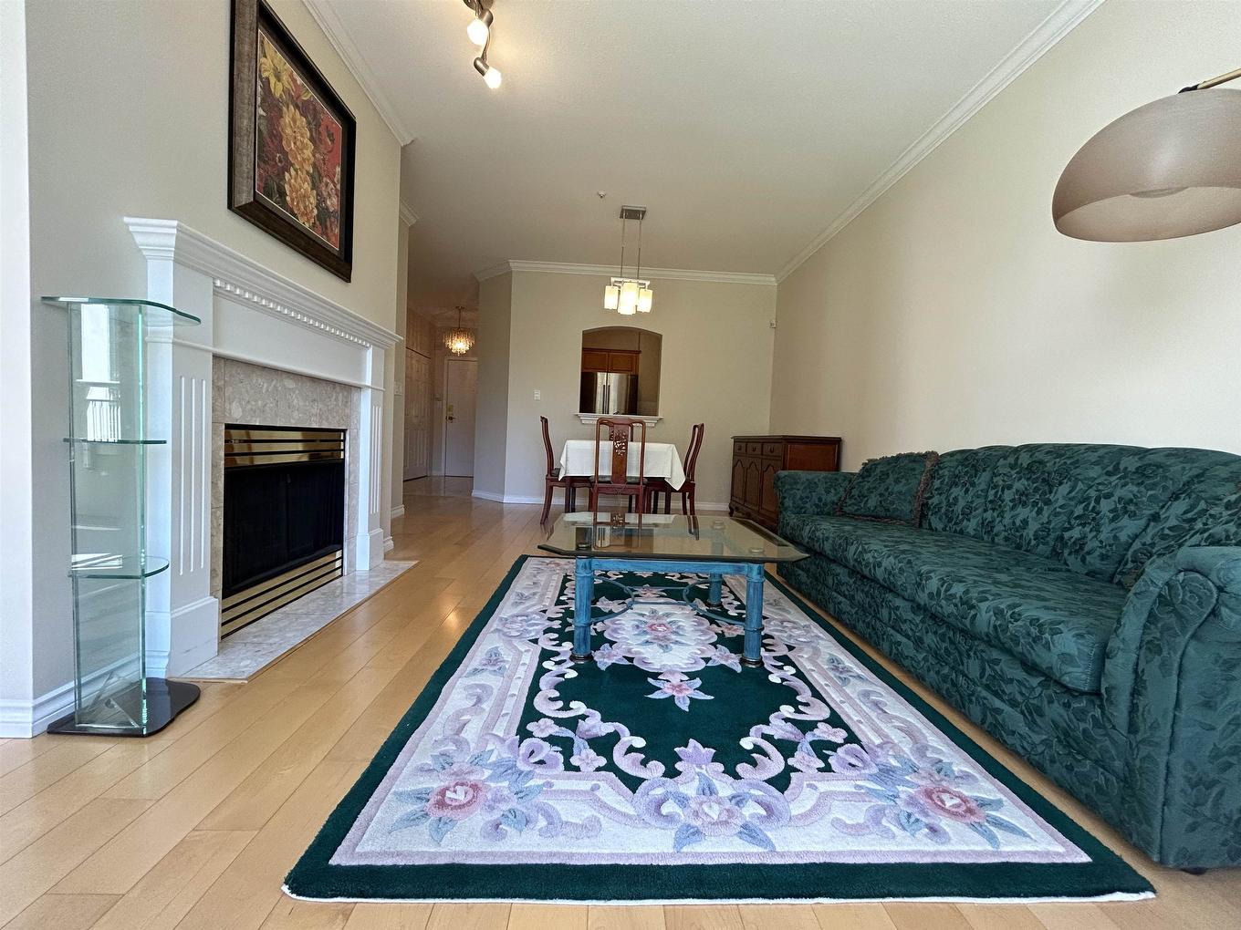 225-3098 Guildford Way, Coquitlam, BC