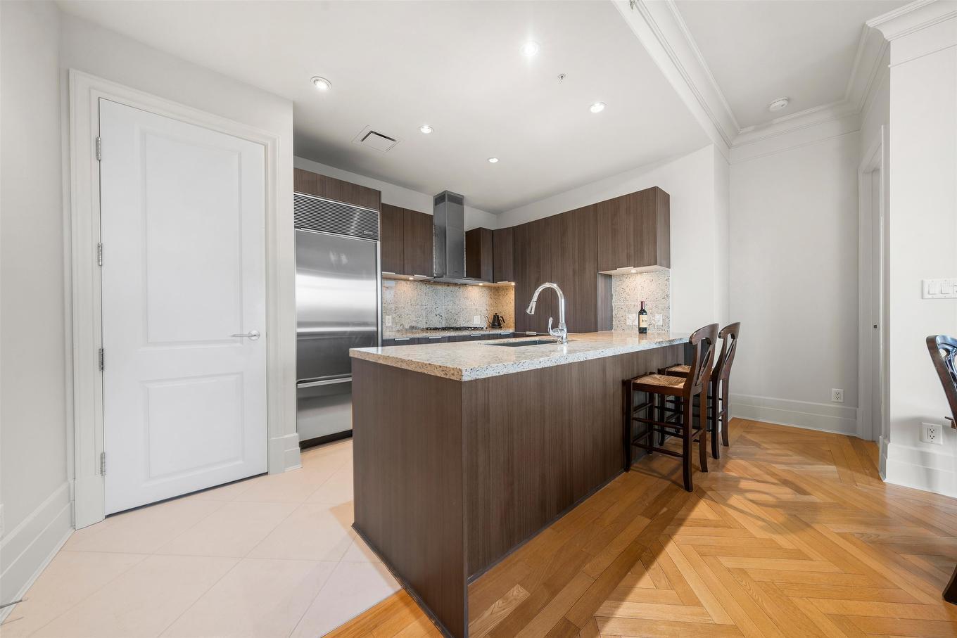 402-568 Waters Edge Crescent, West Vancouver, BC