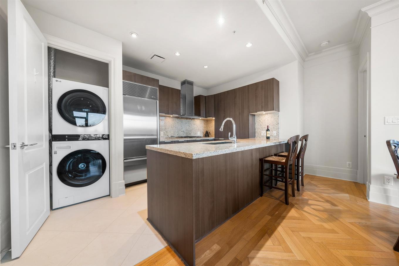 402-568 Waters Edge Crescent, West Vancouver, BC