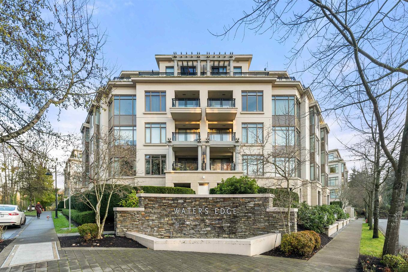 402-568 Waters Edge Crescent, West Vancouver, BC