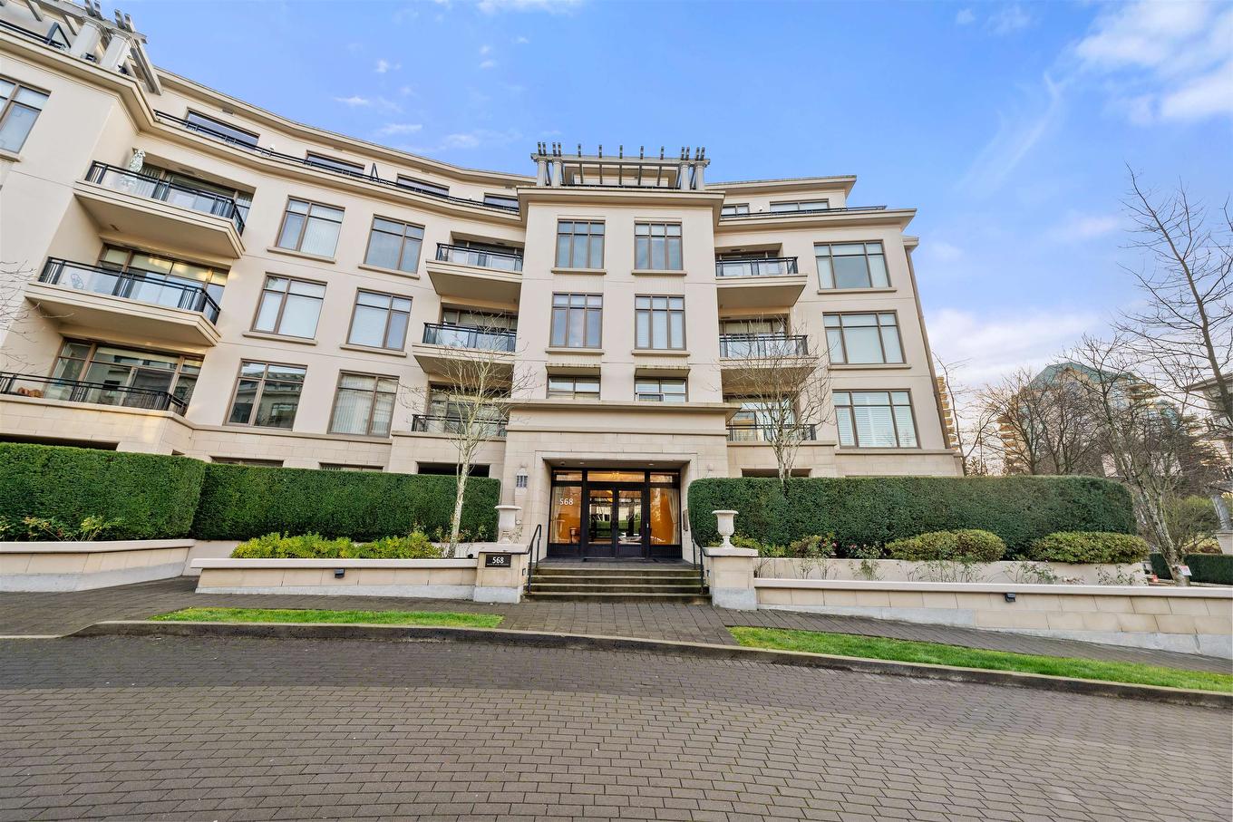 402-568 Waters Edge Crescent, West Vancouver, BC