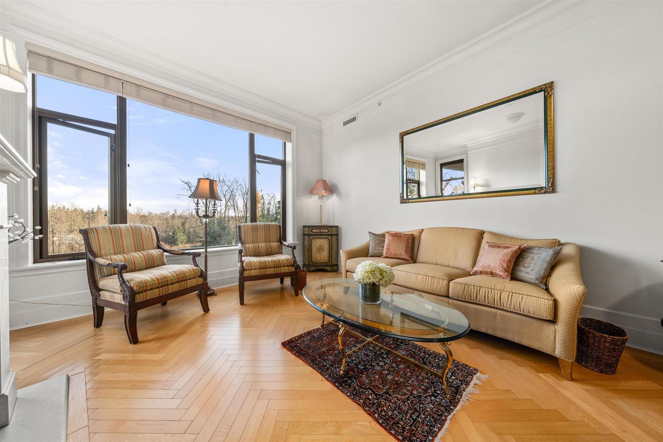 402-568 Waters Edge Crescent, West Vancouver, BC