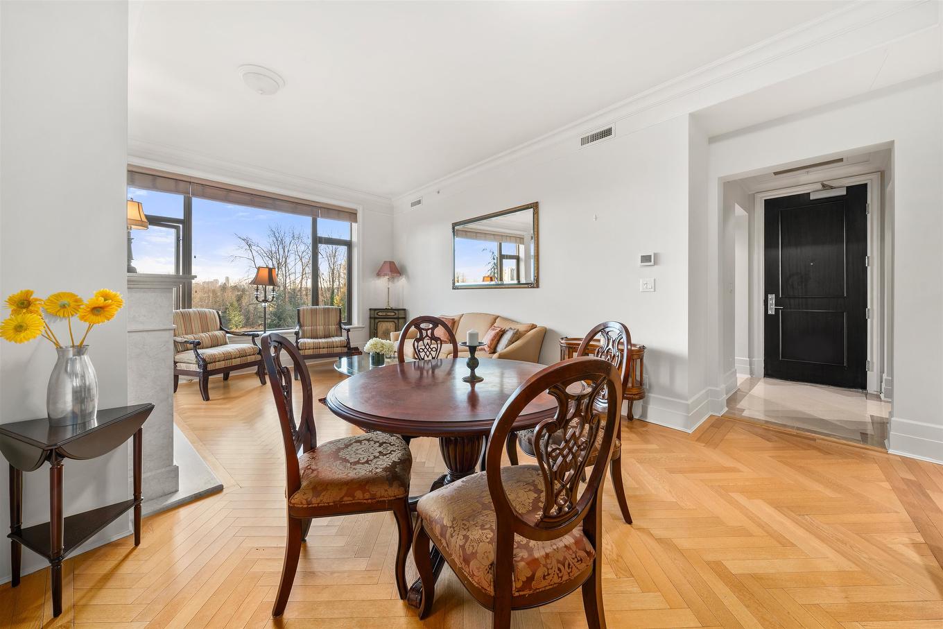 402-568 Waters Edge Crescent, West Vancouver, BC