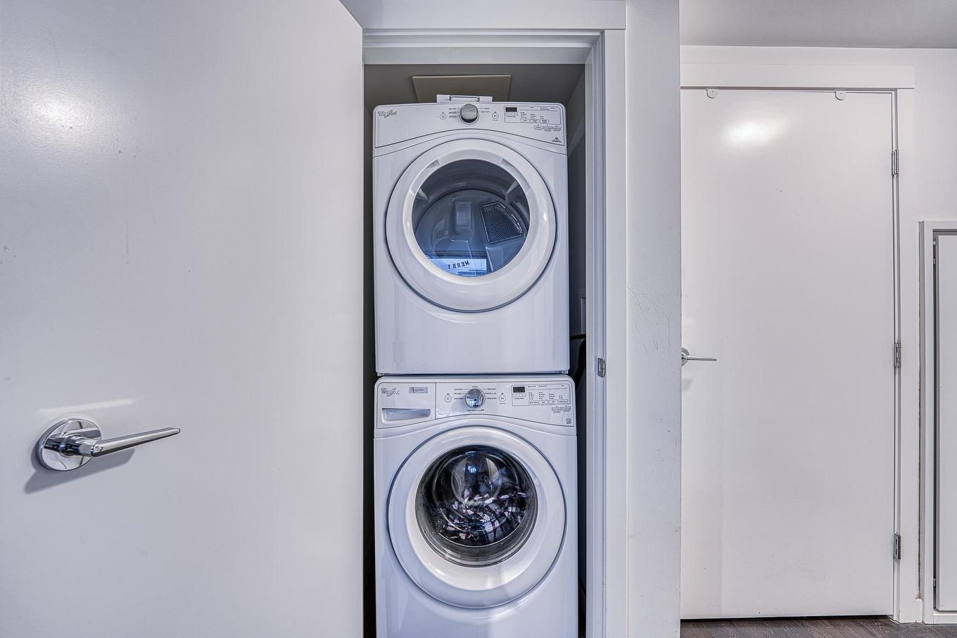 805-7688 Alderbridge Way, Richmond, BC