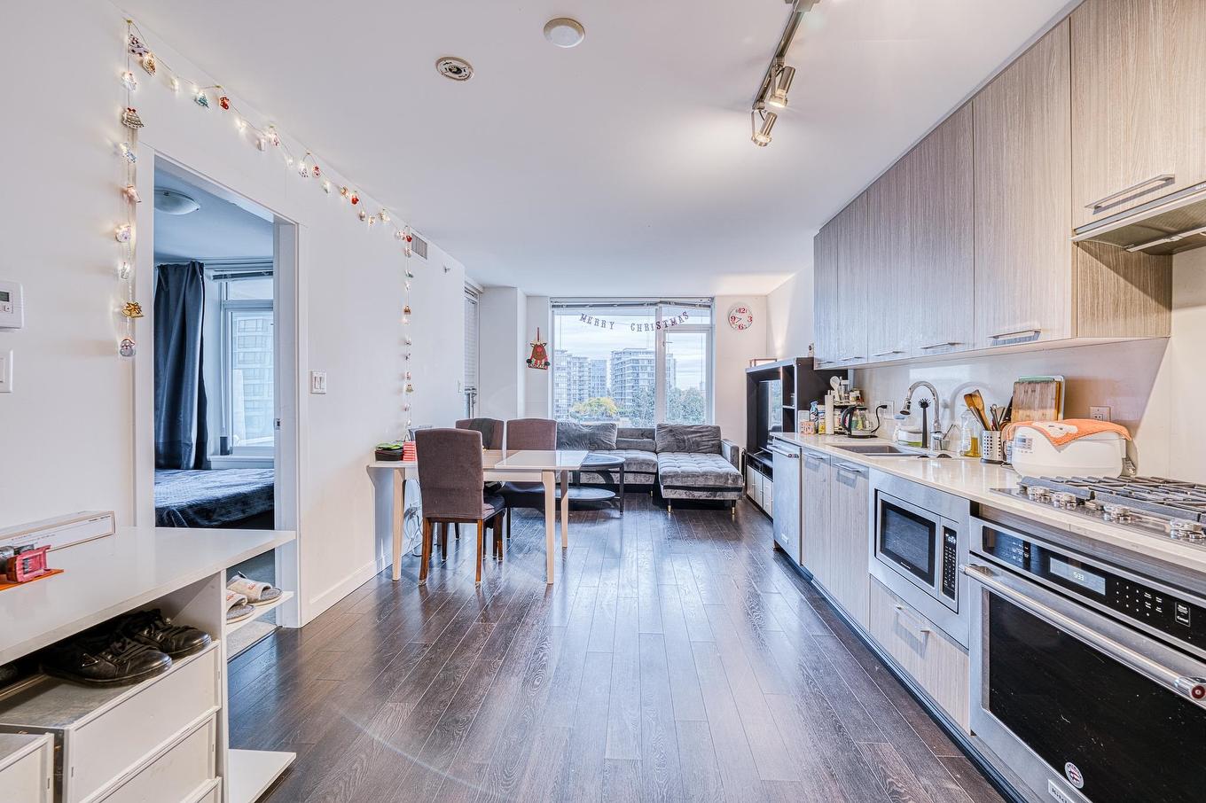 805-7688 Alderbridge Way, Richmond, BC