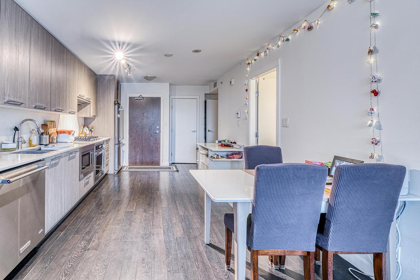 805-7688 Alderbridge Way, Richmond, BC