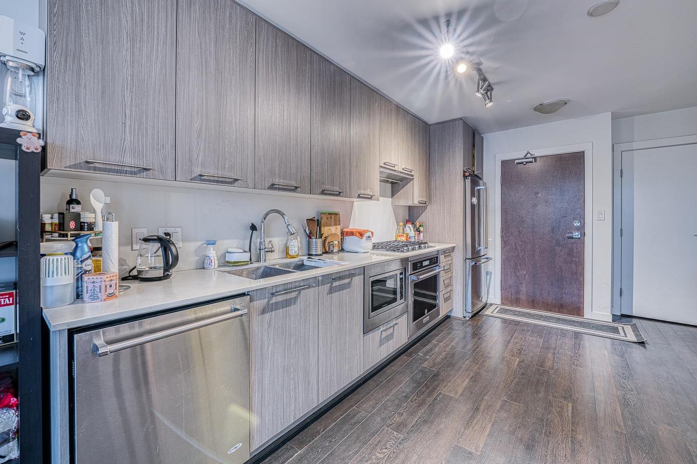 805-7688 Alderbridge Way, Richmond, BC