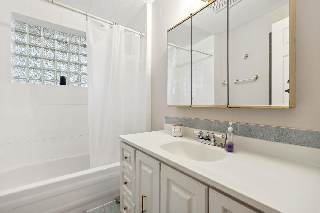 1645 Taylor Way, West Vancouver, BC