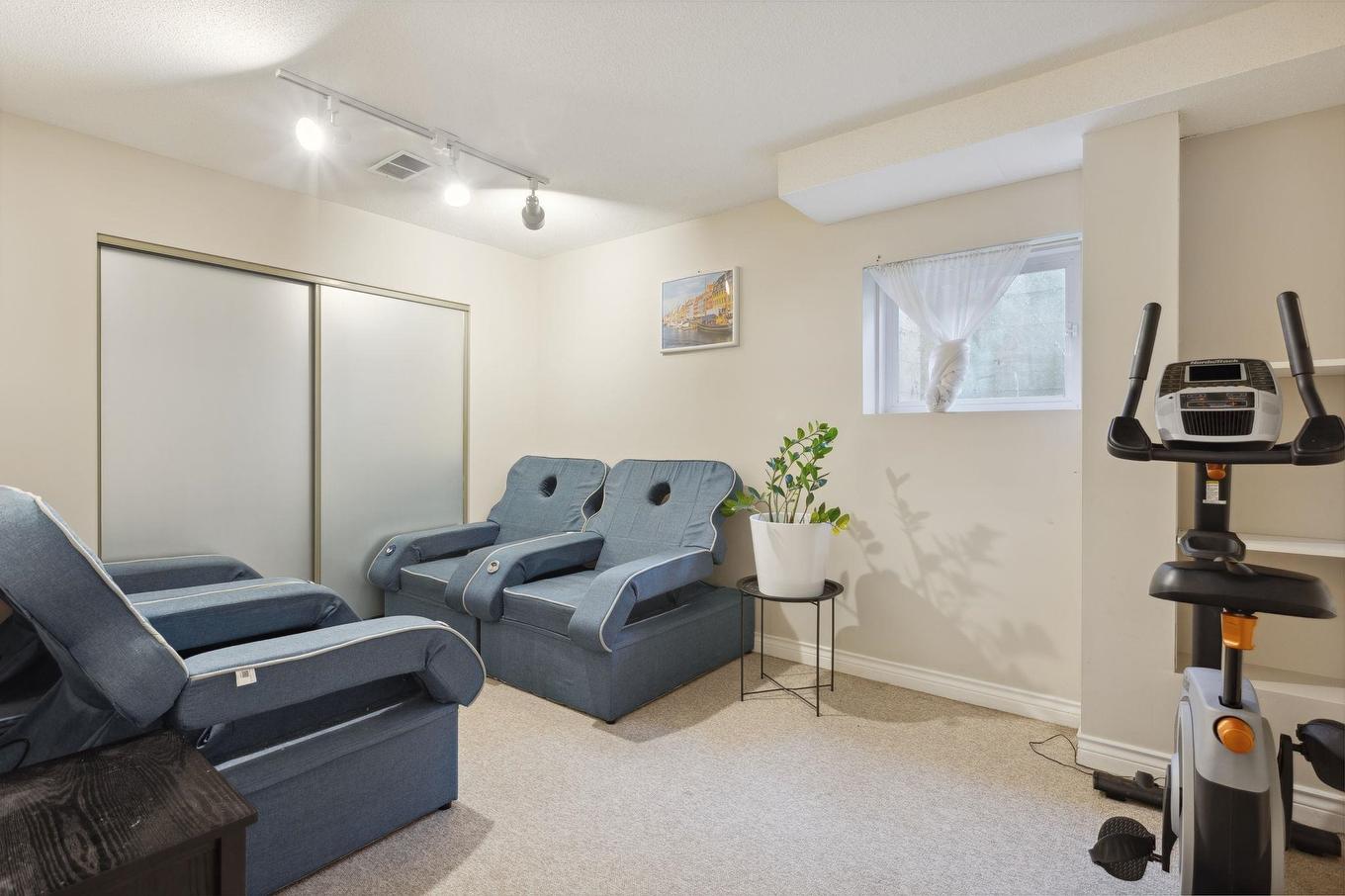 1645 Taylor Way, West Vancouver, BC