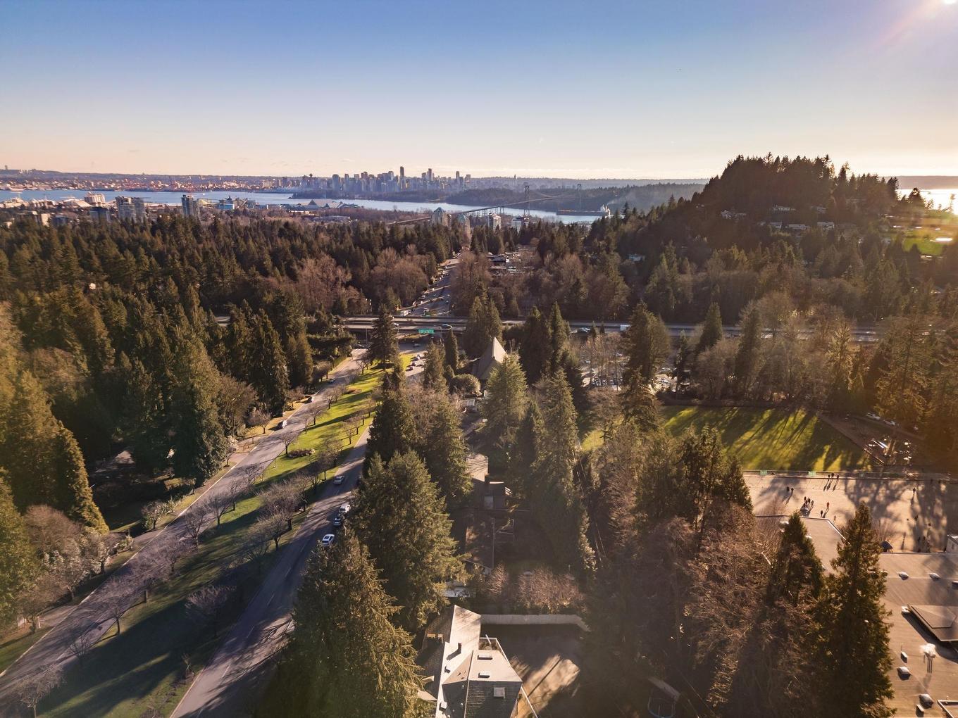 1645 Taylor Way, West Vancouver, BC