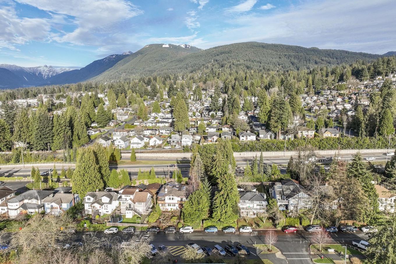 234 24Th Street E, North Vancouver, BC