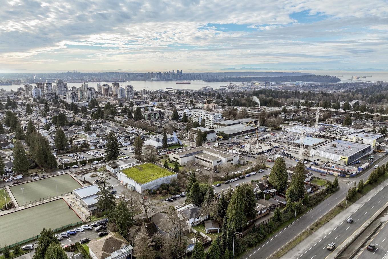 234 24Th Street E, North Vancouver, BC