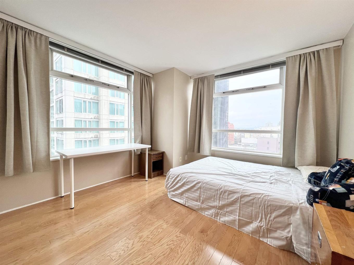 907-438 Seymour Street, Vancouver, BC