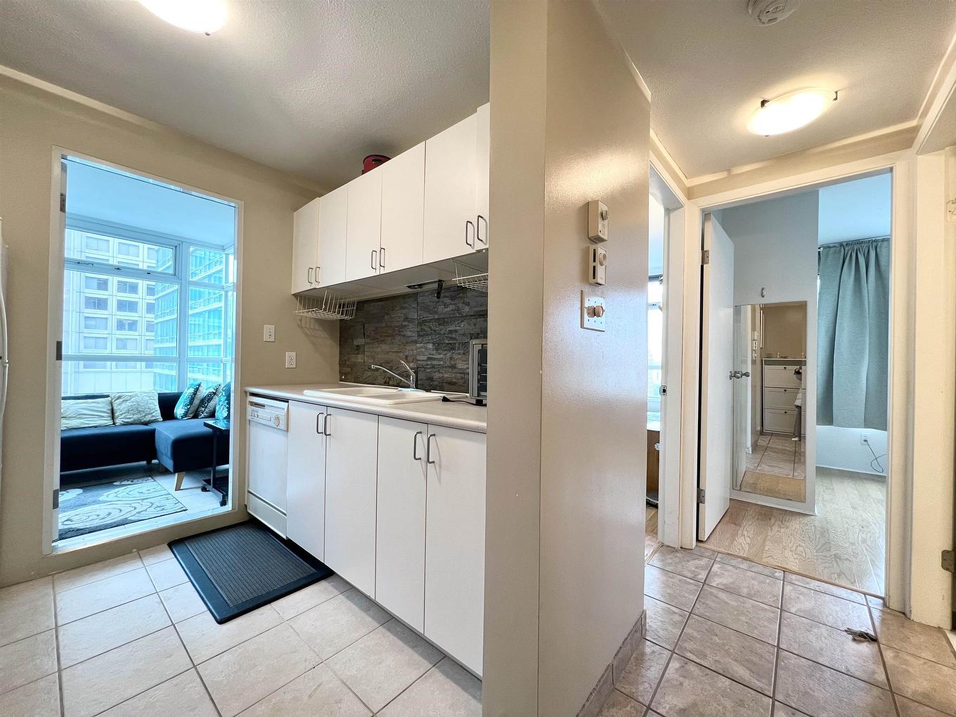 907-438 Seymour Street, Vancouver, BC