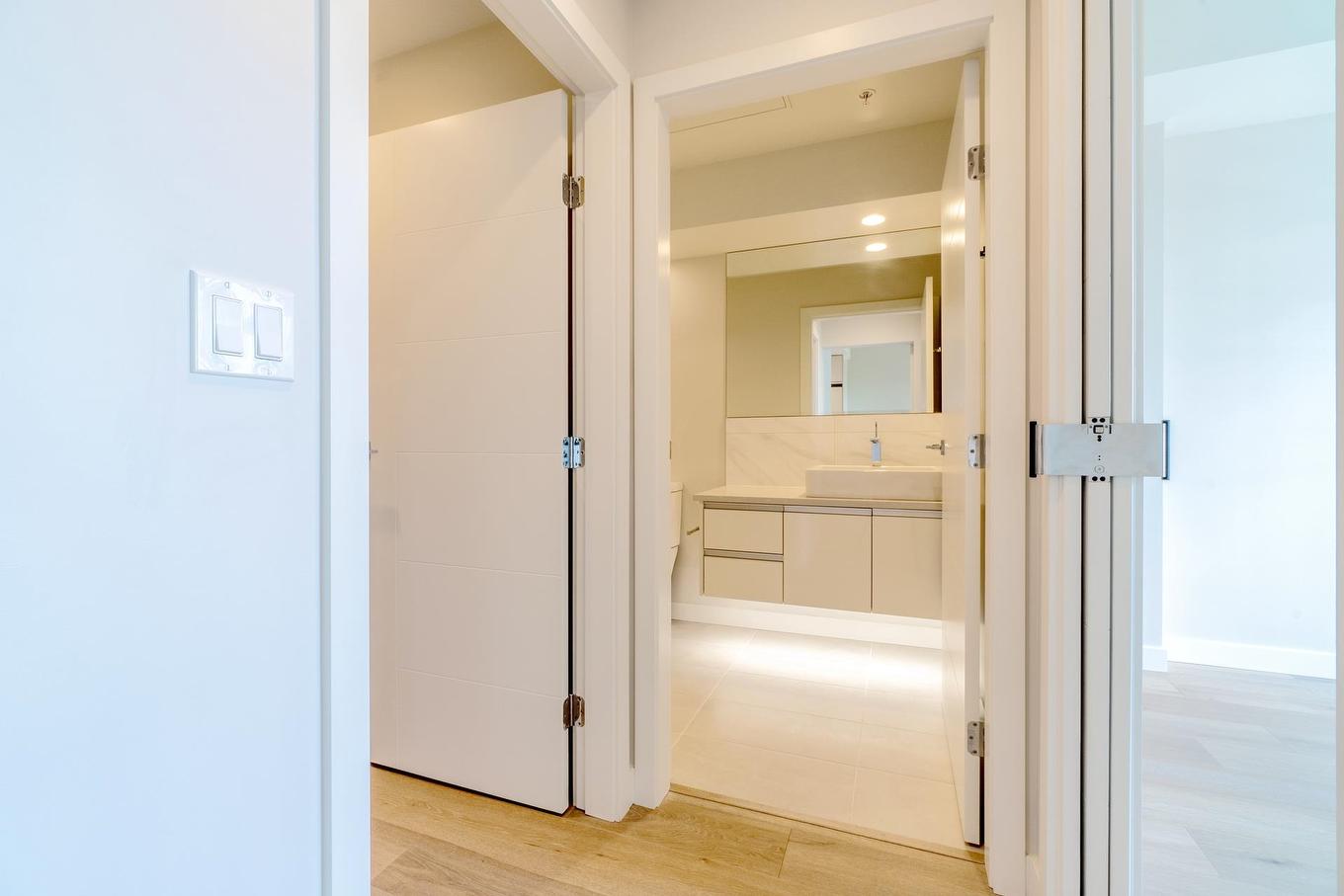 208-528 King Edward Avenue W, Vancouver, BC