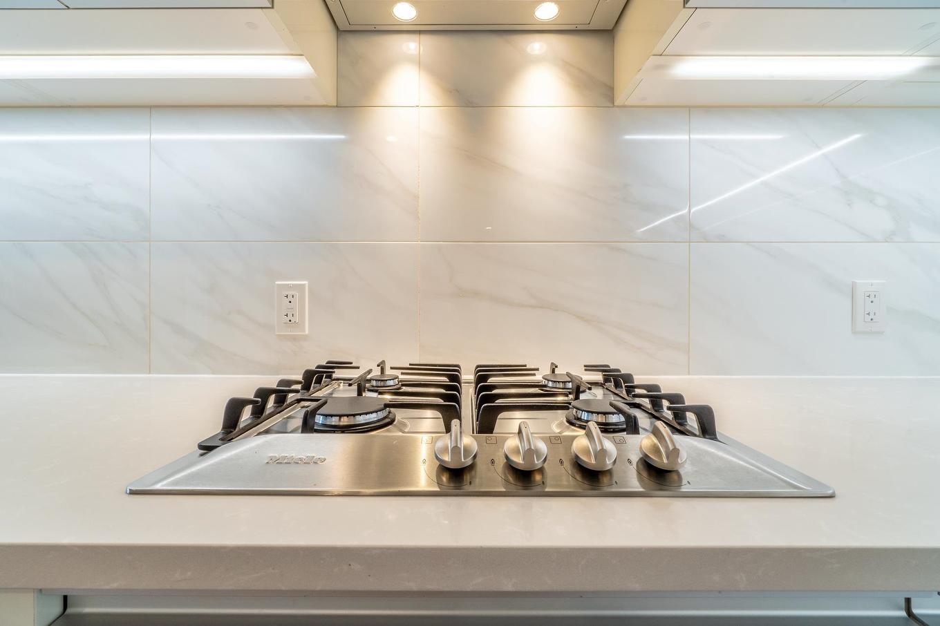 208-528 King Edward Avenue W, Vancouver, BC