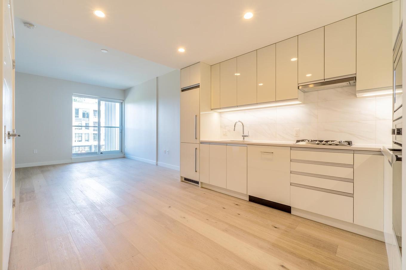 208-528 King Edward Avenue W, Vancouver, BC