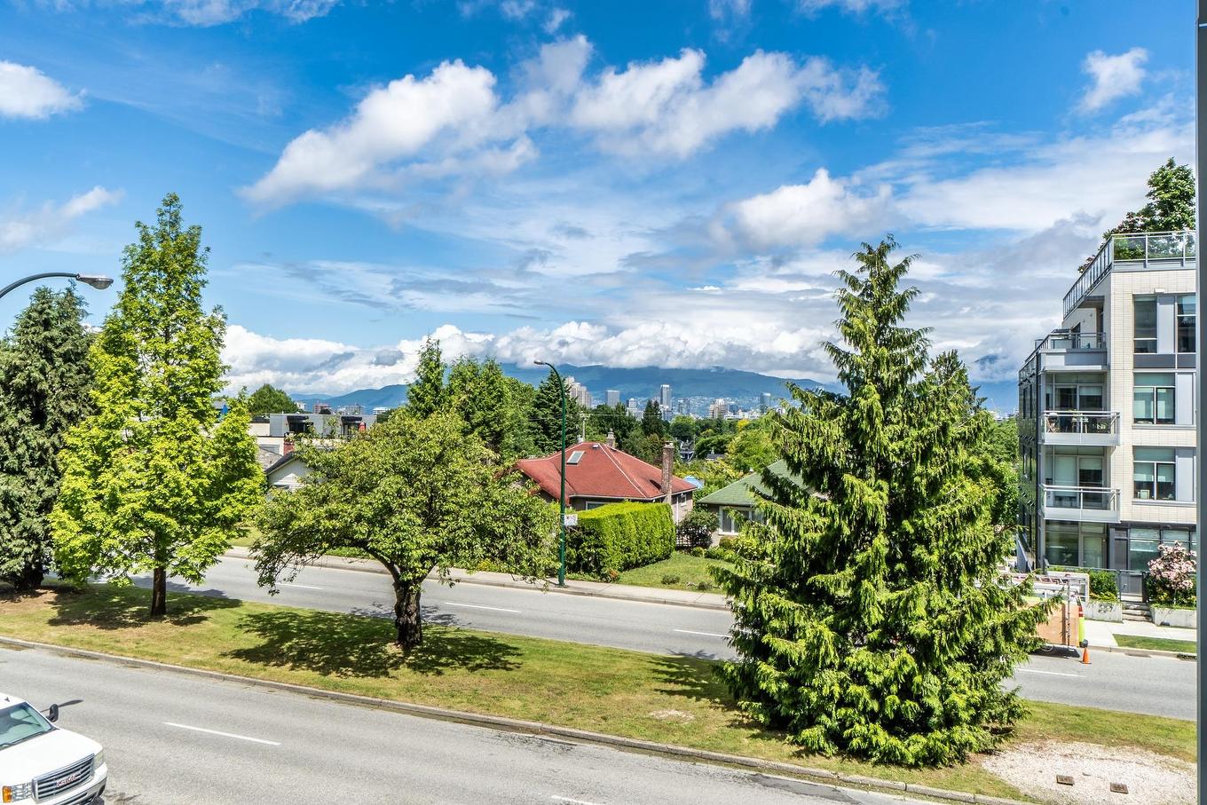 208-528 King Edward Avenue W, Vancouver, BC