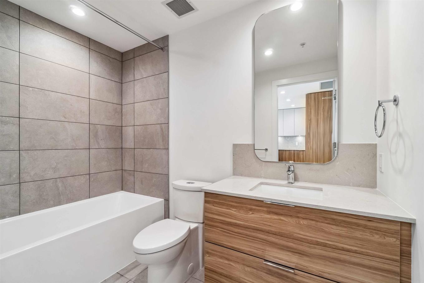 902-2325 Emery Court, North Vancouver, BC