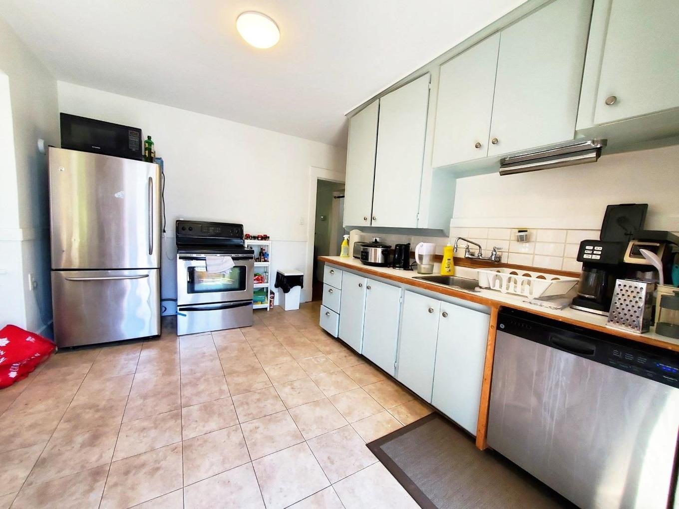 3542 16Th Avenue W, Vancouver, BC