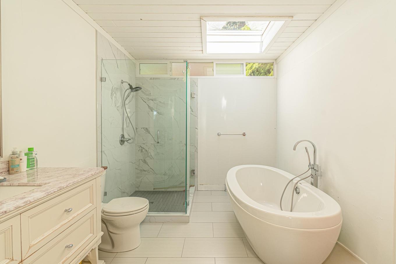 2664 Rosebery Avenue, West Vancouver, BC