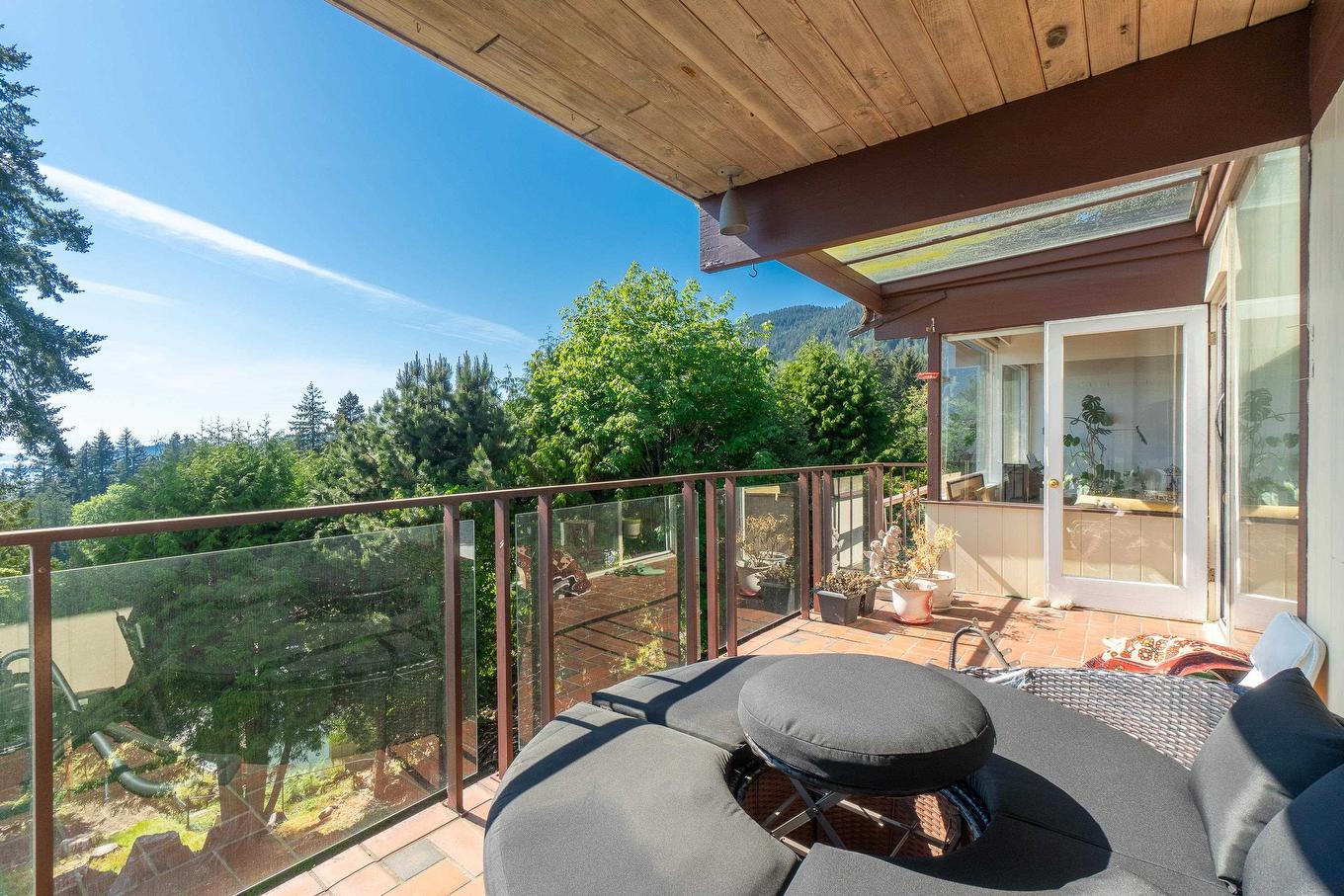 2664 Rosebery Avenue, West Vancouver, BC