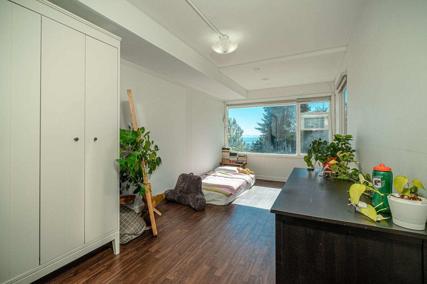 2664 Rosebery Avenue, West Vancouver, BC