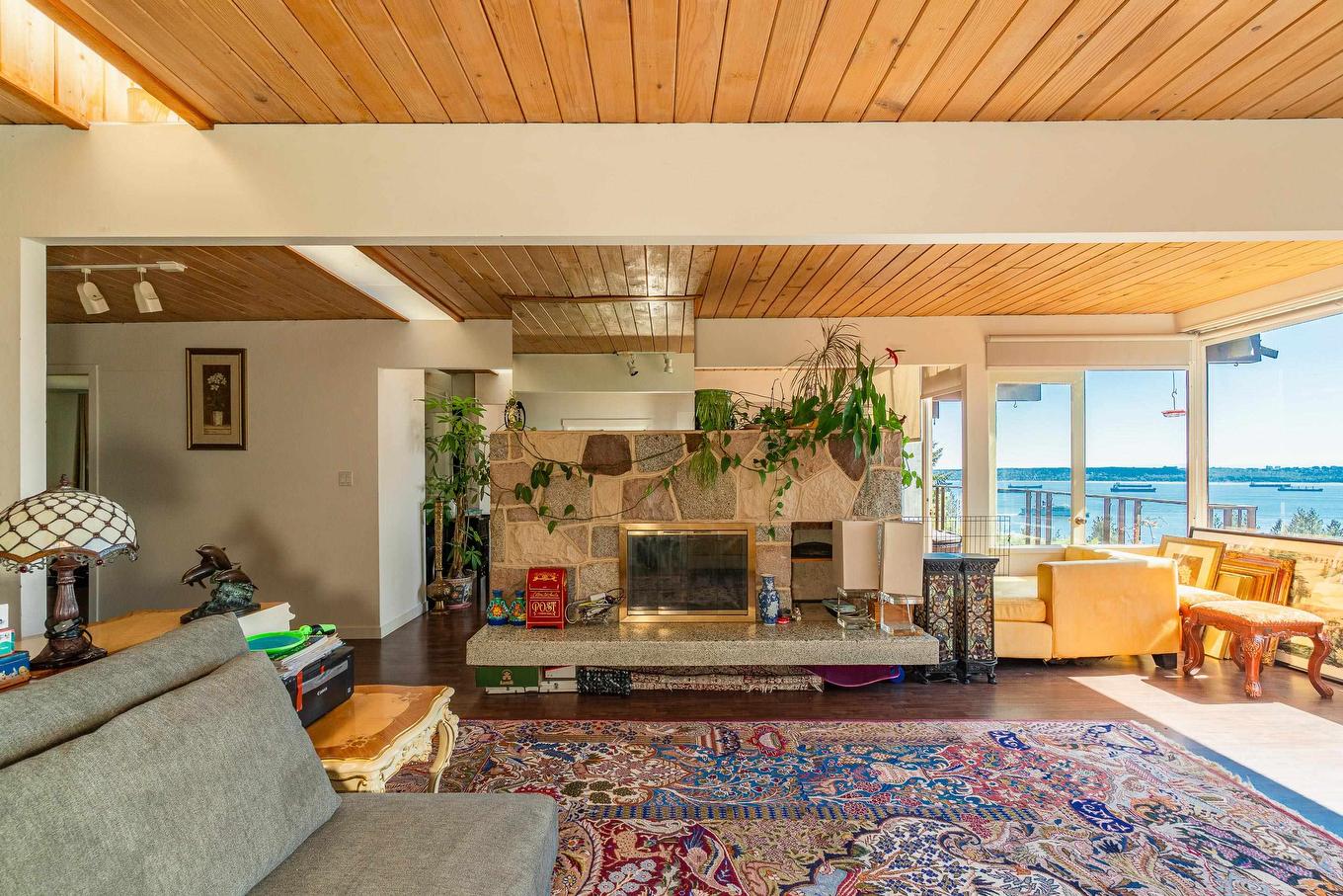 2664 Rosebery Avenue, West Vancouver, BC