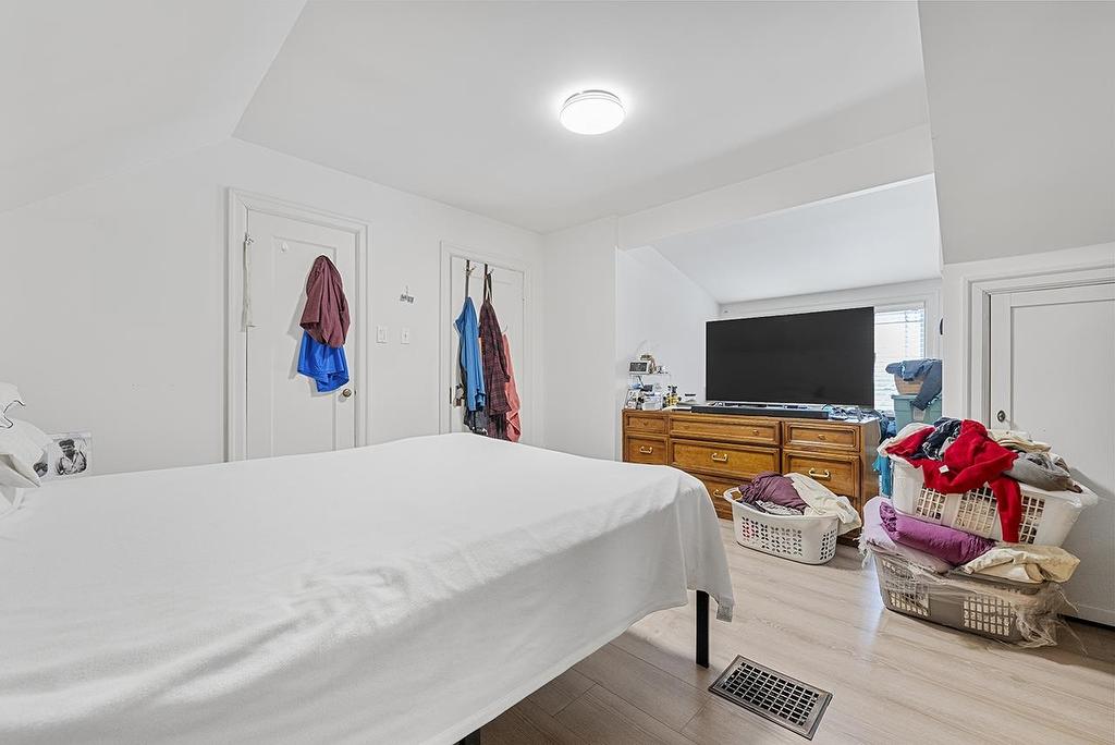 3229 24Th Avenue W, Vancouver, BC