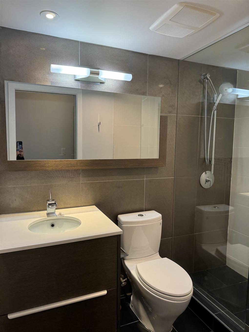 1009-161 Georgia Street W, Vancouver, BC