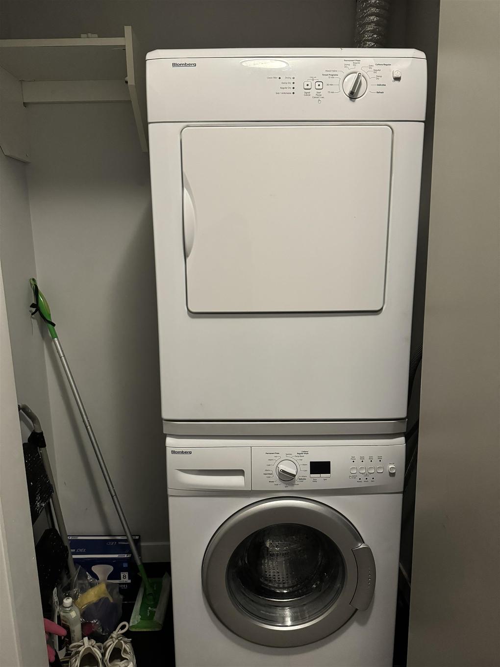 1009-161 Georgia Street W, Vancouver, BC