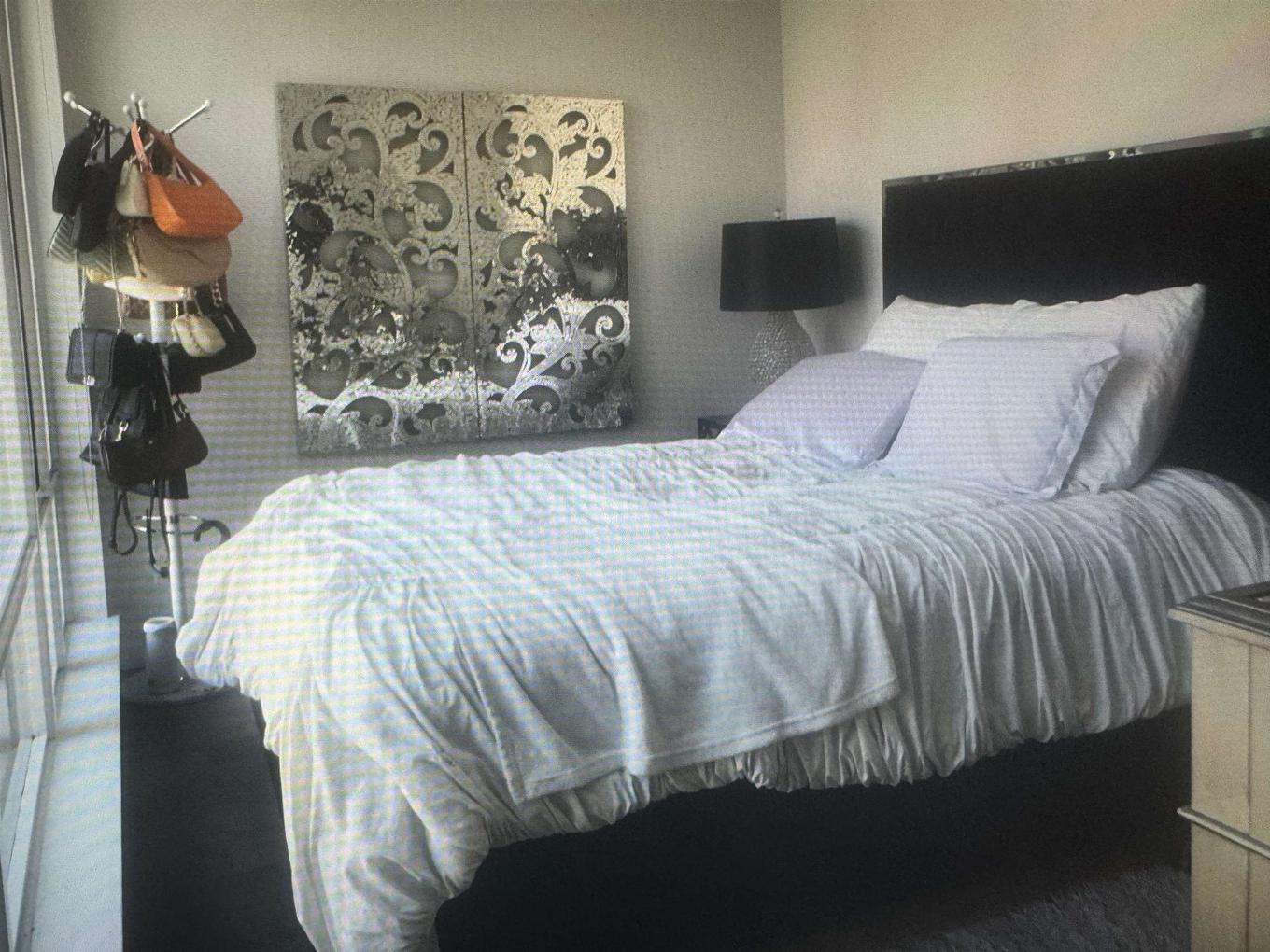 1009-161 Georgia Street W, Vancouver, BC