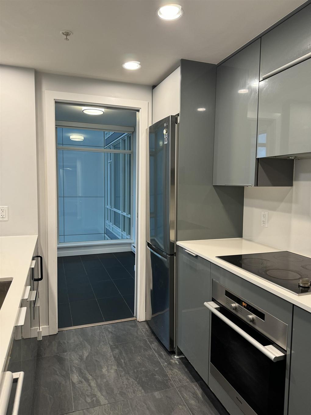 1009-161 Georgia Street W, Vancouver, BC